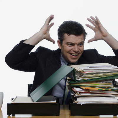 What symptom does cerebral hemorrhage have?