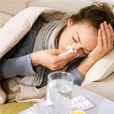 What are the symptoms before and after a cold?