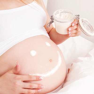 What reason is pregnant navel outstanding?