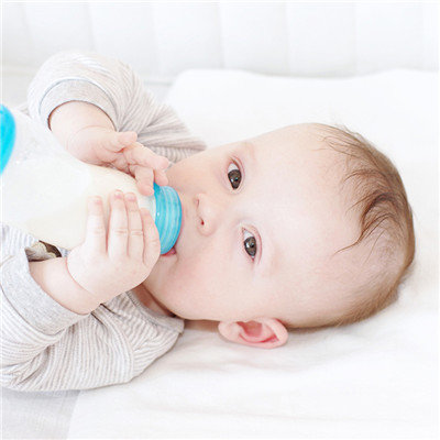 Rickets symptom of 3-year-old baby?